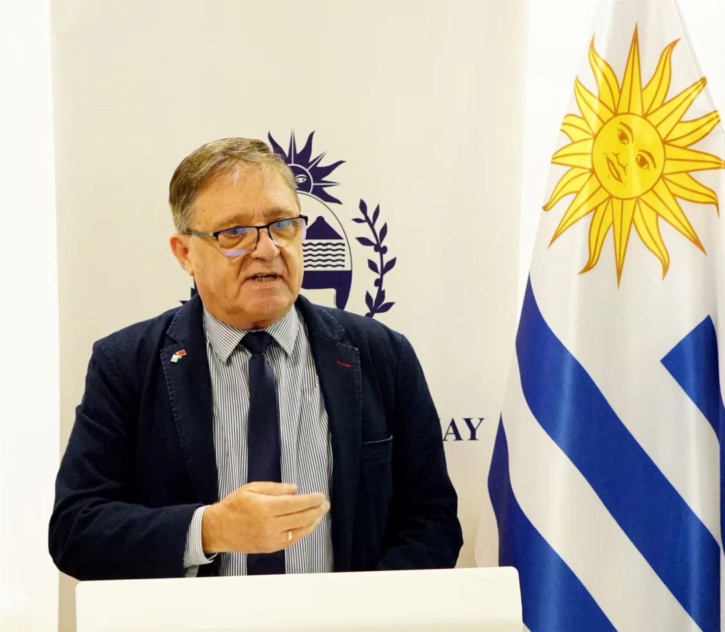  Marcelo Pugliesi, Director Nacional de Minería y Geología de Uruguay, conversa con la prensa china este martes en Beijing, 31 de octubre del 2023. (Foto: cortesía)