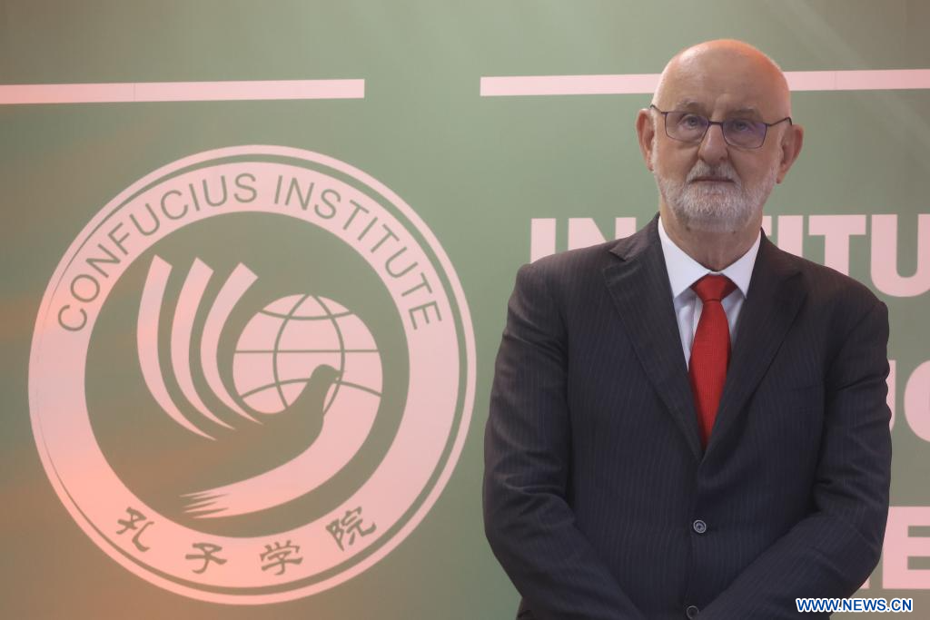 Imagen del 13 de noviembre de 2023 del director del Instituto Confucio de la Universidad Estatal Paulista, Luis Antonio Paulino, asistiendo a la celebración del 15º aniversario del Instituto Confucio de la Universidad Estatal Paulista, en Sao Paulo, Brasil. (Xinhua/Rahel Patrasso)