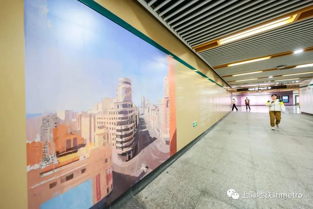 Reproducciones de obras del realismo español se exhiben en estación del metro de Shanghai