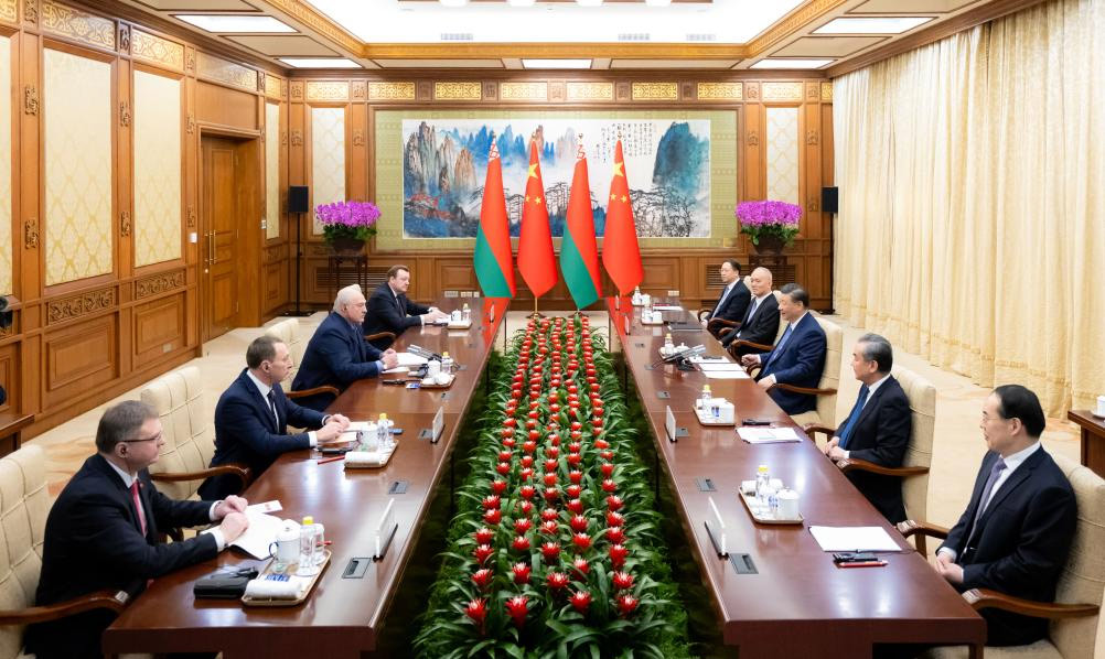 Xi se reúne con presidente de Bielorrusia