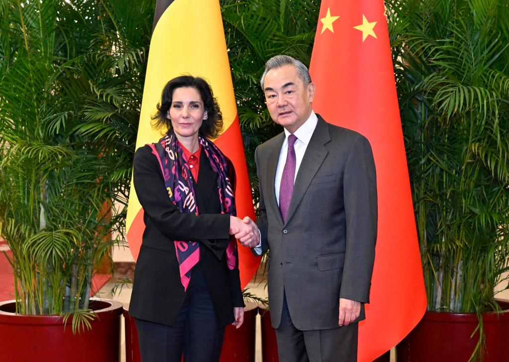 China y Bélgica se comprometen a ampliar intereses comunes y promover relaciones