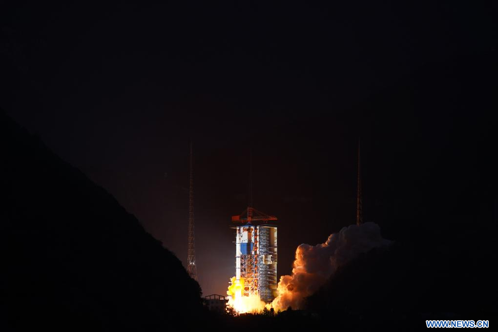 China lanza satélites Geely-02
