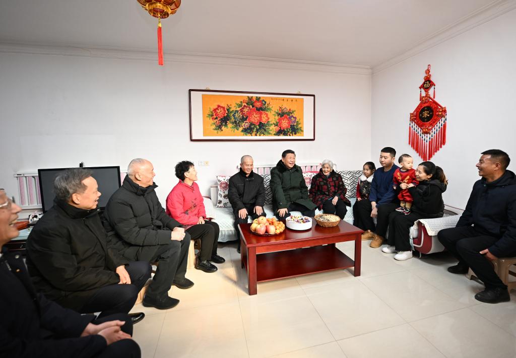 Xi extiende saludos a todos los chinos por la Fiesta de Primavera
