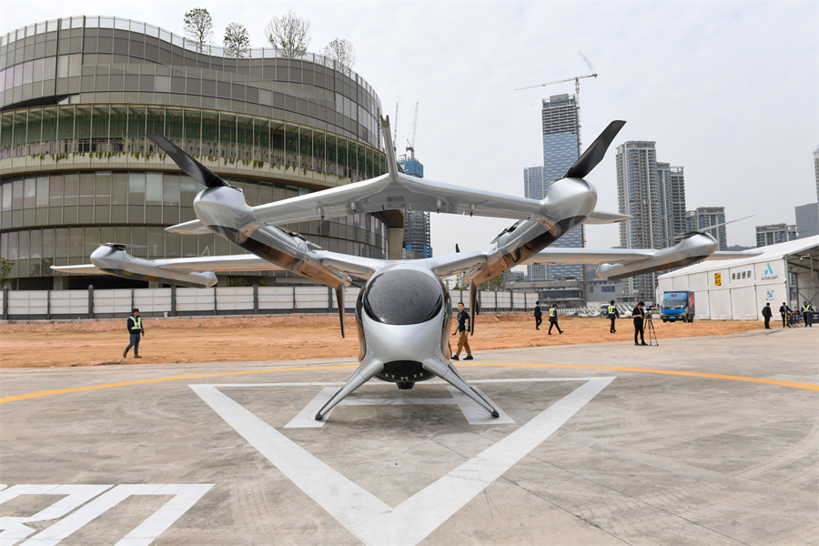 El taxi aéreo eVTOL completa su primer vuelo en China