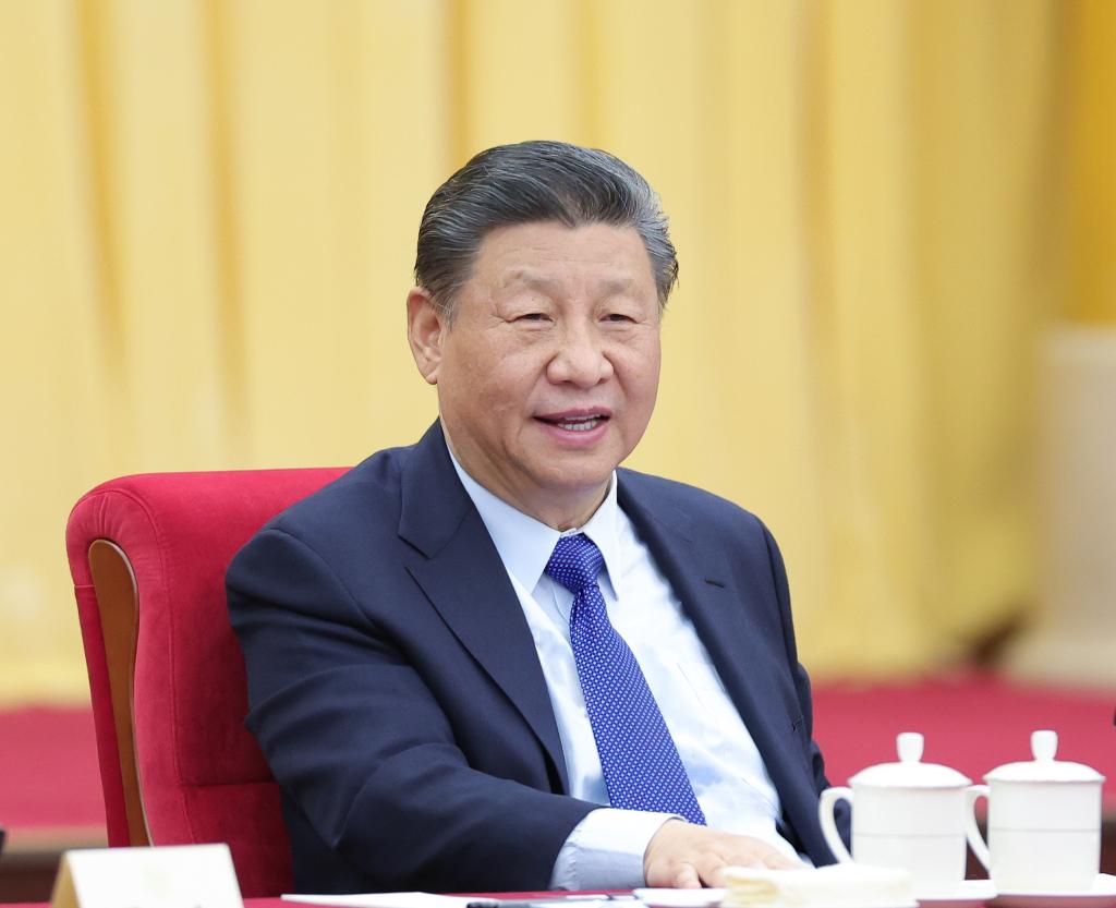 Xi pide a asesores políticos construir consensos para la modernización china