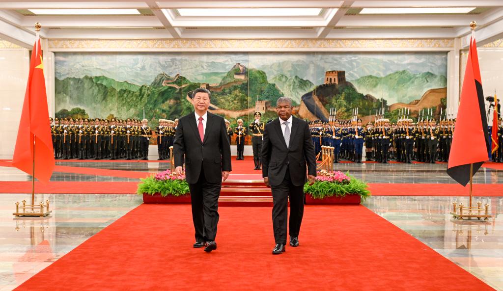 Presidentes de China y Angola mantienen conversaciones y elevan lazo bilateral a asociación de cooperación estratégica integral