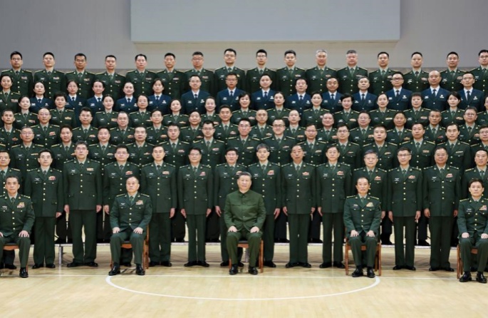 Xi enfatiza construcción de universidades médicas militares de clase mundial