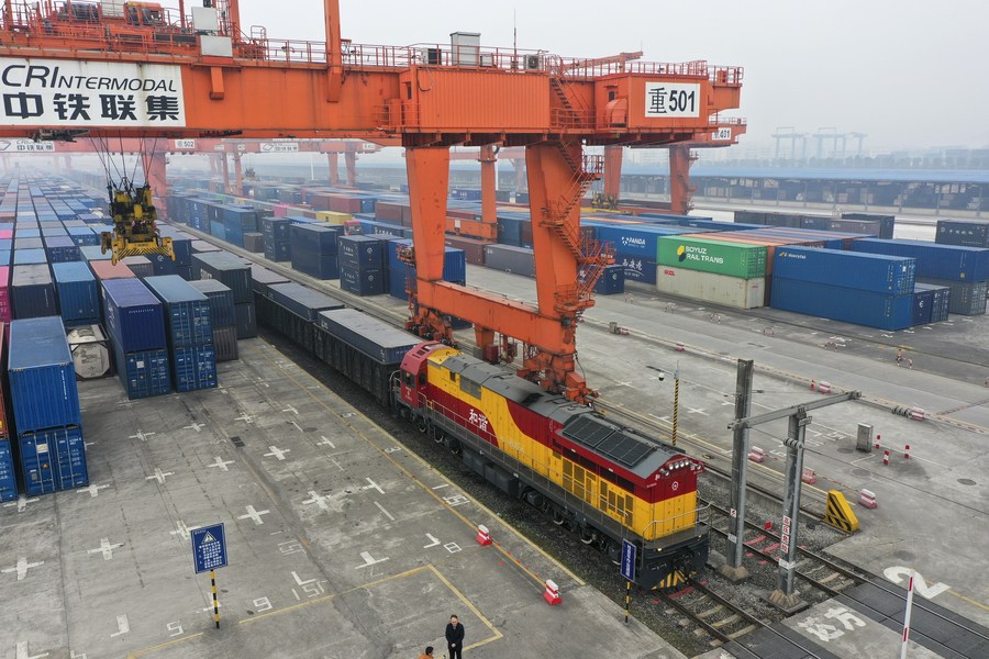 Servicio ferroviario-marítimo internacional de China gestiona 300.000 contenedores en 2024