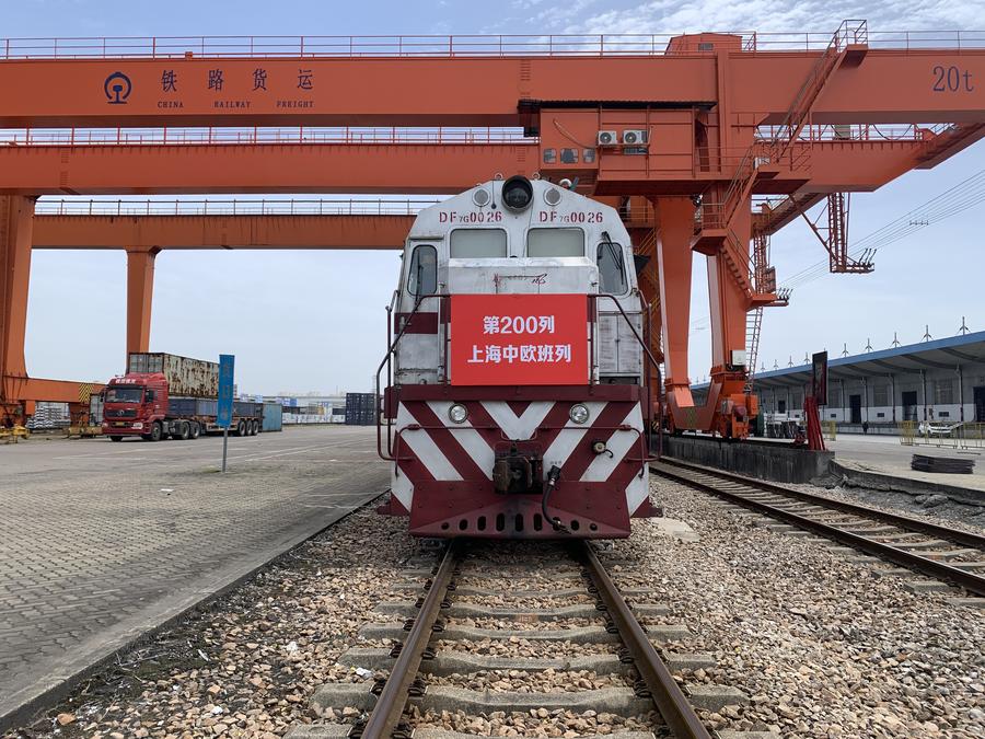 Servicios de trenes de carga China-Europa registran sólido crecimiento en primeros cuatro meses