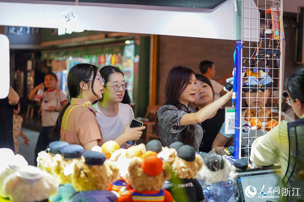 Una calle de un kilómetro condensa la “economía nocturna” de Hangzhou