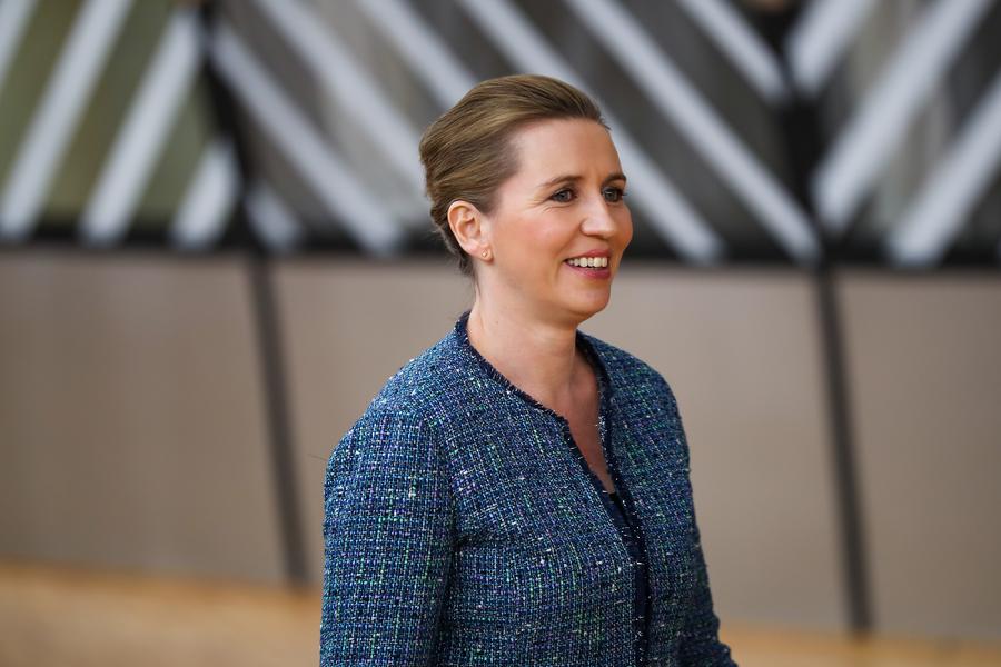 Imagen del 22 de febrero de 2020 de la primera ministra de Dinamarca, Mette Frederiksen, en la sede de la Unión Europea en Bruselas, Bélgica. (Xinhua/Zhang Cheng)