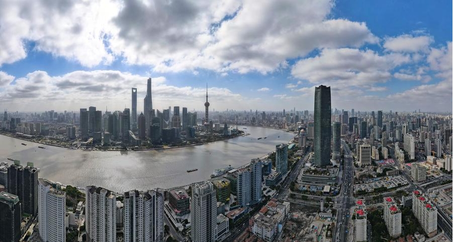 Vista aérea panorámica del área de Lujiazui en la Zona Piloto de Libre Comercio de China (Shanghai), este de China, el 10 de enero de 2023. (Xinhua/Fang Zhe)