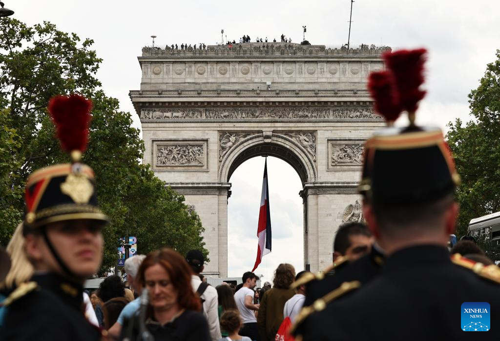 La llama olímpica llega a París el día de la Bastilla