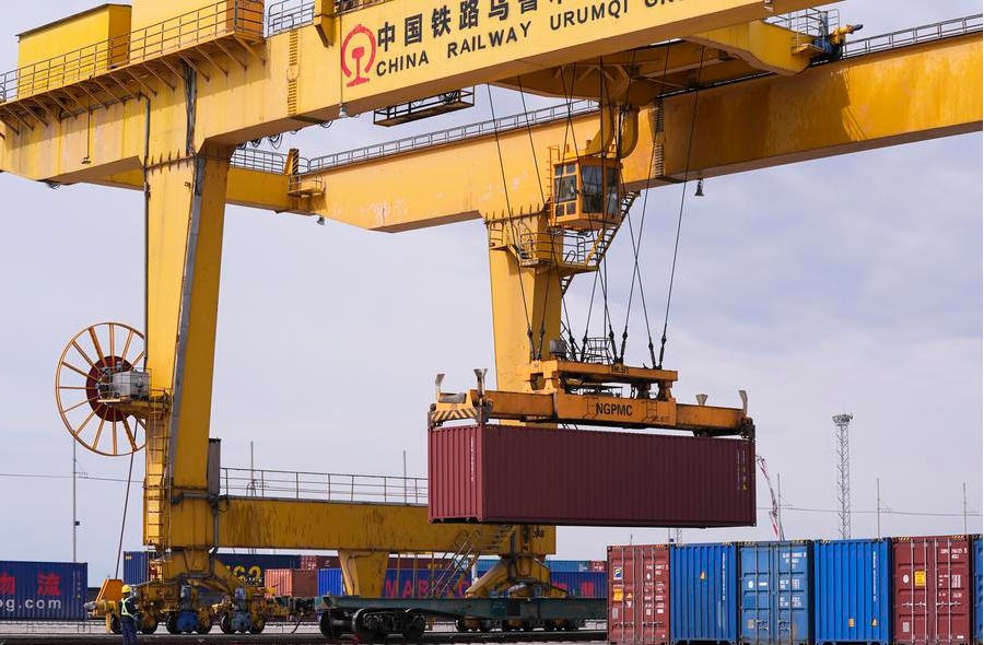 Vista parcial del patio de transferencia de carga del puerto de Horgos, en la región autónoma uygur de Xinjiang, noroeste de China, el 29 de mayo de 2024. (Xinhua/Wang Fei)