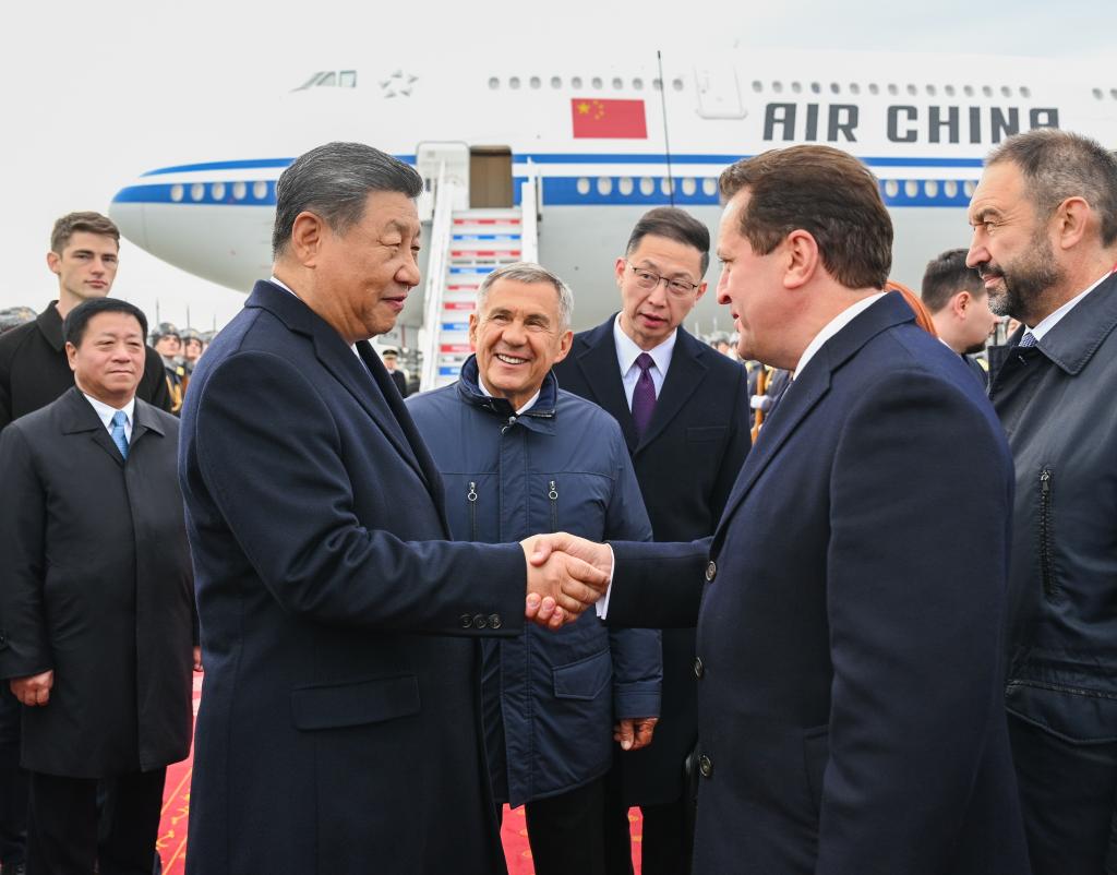 Xi llega a ciudad rusa de Kazán para cumbre del BRICS