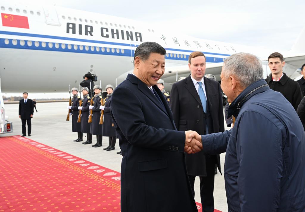 Xi llega a ciudad rusa de Kazán para cumbre del BRICS