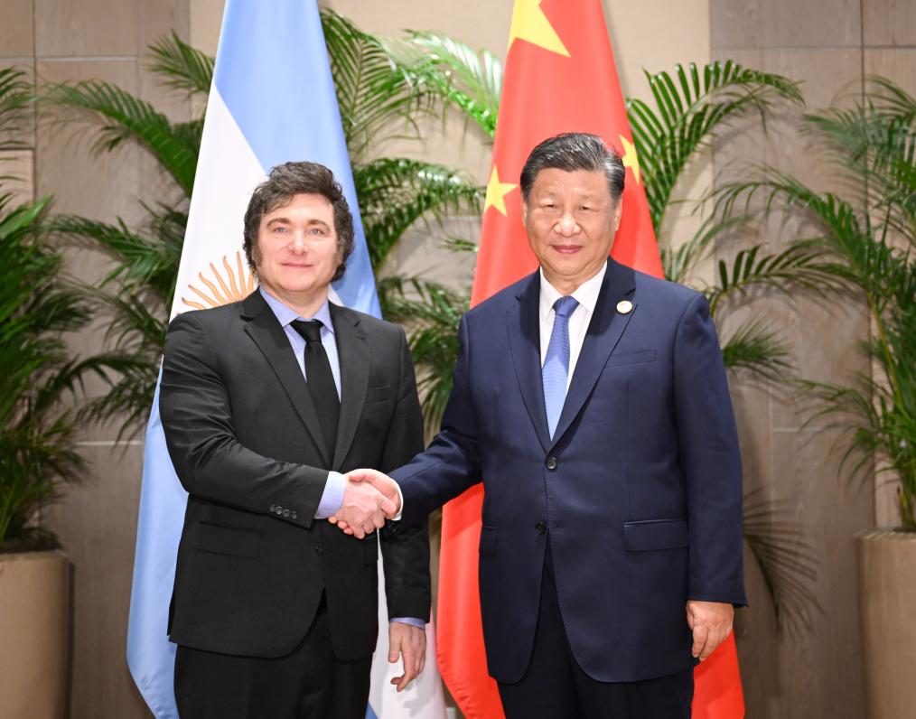  El presidente chino, Xi Jinping, se reúne con el presidente argentino, Javier Milei, al margen de la Cumbre de Líderes del G20, en Río de Janeiro, Brasil, el 19 de noviembre de 2024. (Xinhua/Zhang Ling)