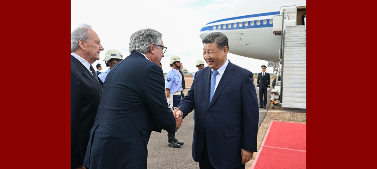 Xi llega a Brasilia para realizar visita de Estado a Brasil