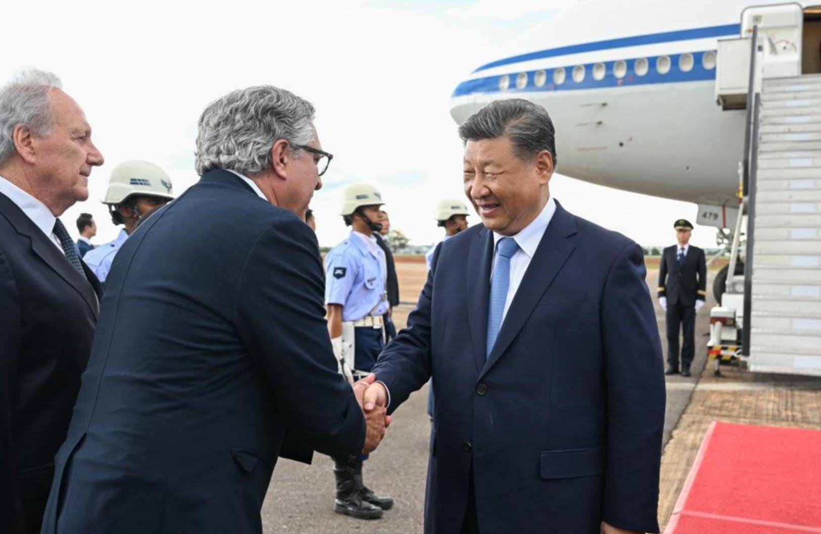 Xi llega a Brasilia para realizar visita de Estado a Brasil