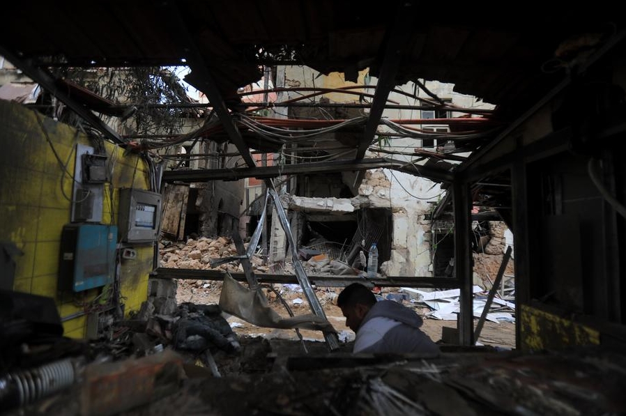 Imagen del 19 de noviembre de 2024 del daño causado por ataques aéreos israelíes, en el centro de Beirut, Líbano. (Xinhua/Str) 