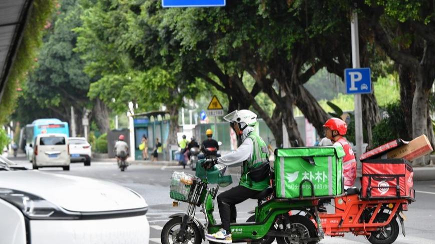 Autoridades chinas hacen frente a explotación algorítmica de repartidores