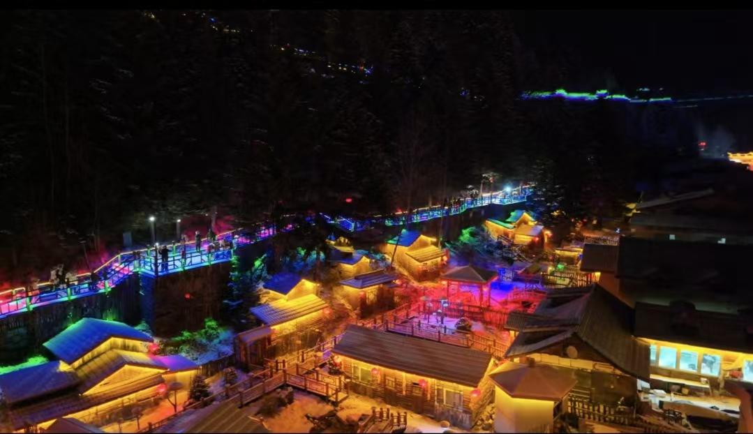 China Snow Town en Mudanjiang, provincia de Heilongjiang, mejora sus instalaciones para la nueva temporada de invierno. [Foto: cedida a chinadaily.com.cn]