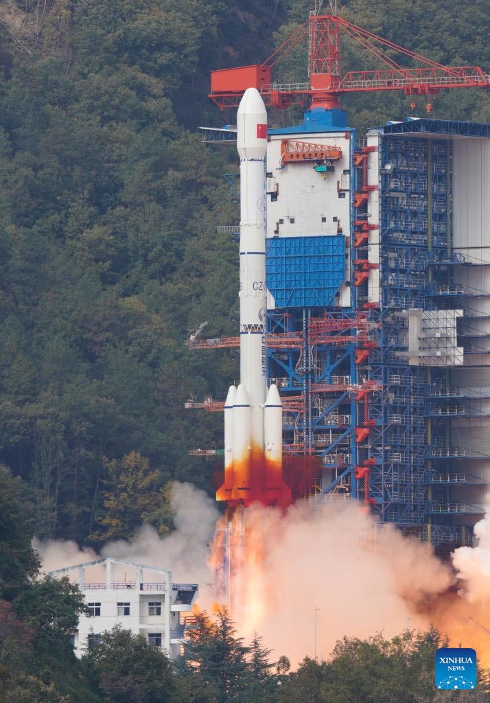 China lanza nuevo satélite de prueba para tecnología de comunicaciones