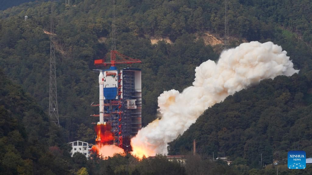 China lanza nuevo satélite de prueba para tecnología de comunicaciones