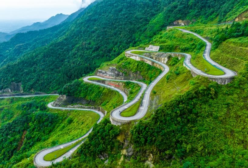 China contribuye al desarrollo de carreteras rurales mundiales y a la reducción de la pobreza