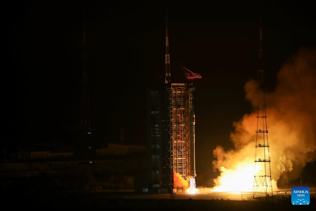 China lanza nuevo grupo de satélites