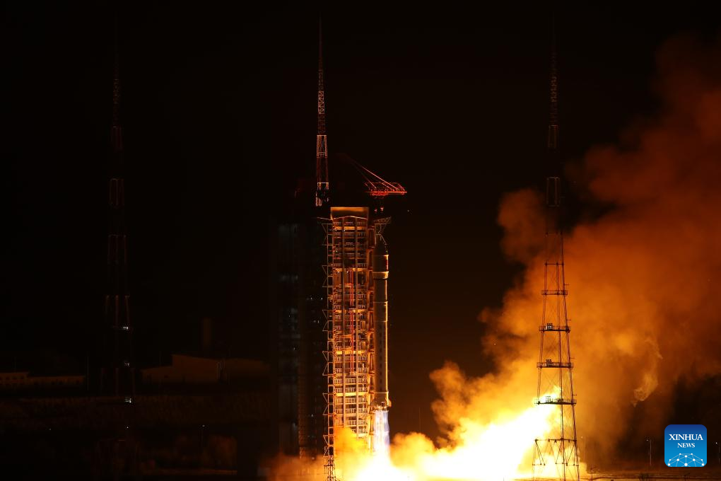 China lanza nuevo grupo de satélites