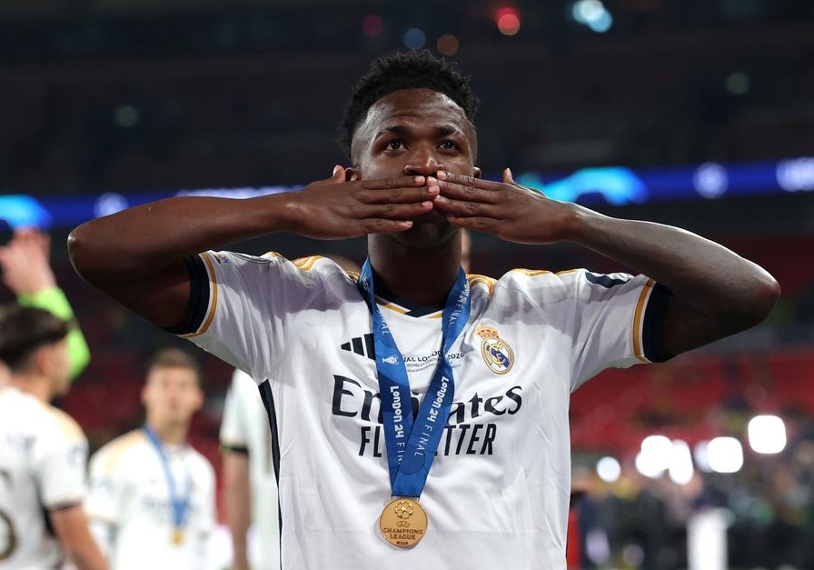 Imagen del 1 de junio de 2024 de Vinícius Júnior, del Real Madrid, festejando después de ganar el partido de la final de la UEFA Champions League entre el Real Madrid (España) y el Borussia Dortmund (Alemania) en Londres, Reino Unido. (Xinhua/Str)