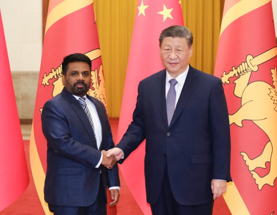 El presidente chino, Xi Jinping, estrecha la mano del presidente de Sri Lanka, Anura Kumara Dissanayake, en el Gran Palacio del Pueblo, en Beijing, capital de China, el 15 de enero de 2025. Xi sostuvo conversaciones con Dissanayake, quien se encuentra en China para una visita de Estado, el miércoles en Beijing. (Xinhua/Ding Lin) 