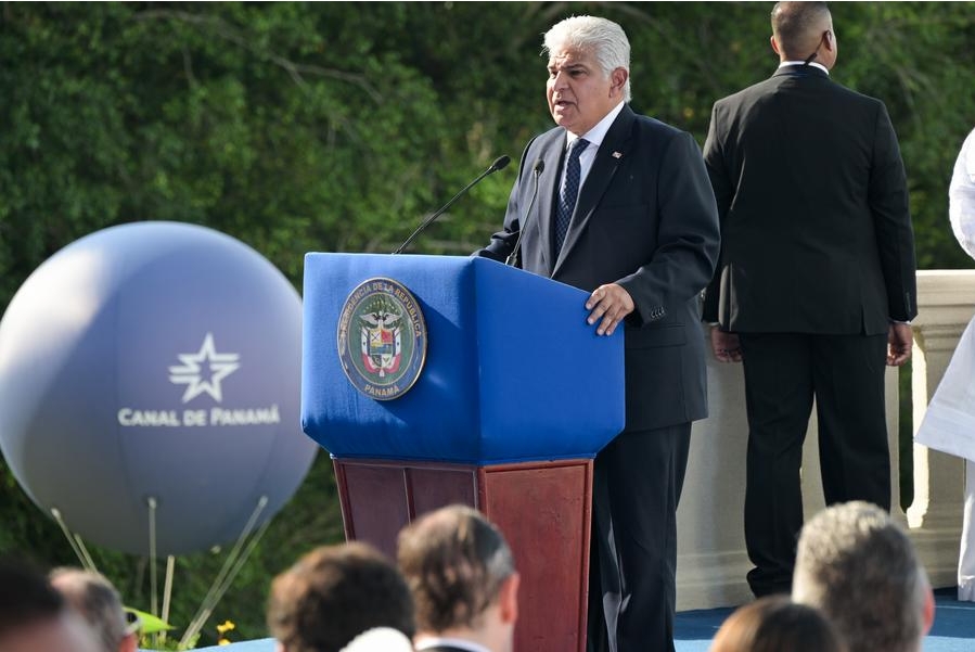 Imagen del 31 de diciembre de 2024 del presidente panameño, José Raúl Mulino, pronunciando un discurso durante una ceremonia para celebrar el 25° aniversario de la devolución del Canal de Panamá, en la Ciudad de Panamá, Panamá. (Xinhua/Chen Haoquan)