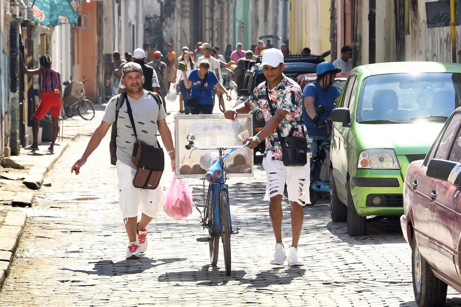 China insta a EEUU a levantar bloqueo contra Cuba de inmediato, dice portavoz de cancillería