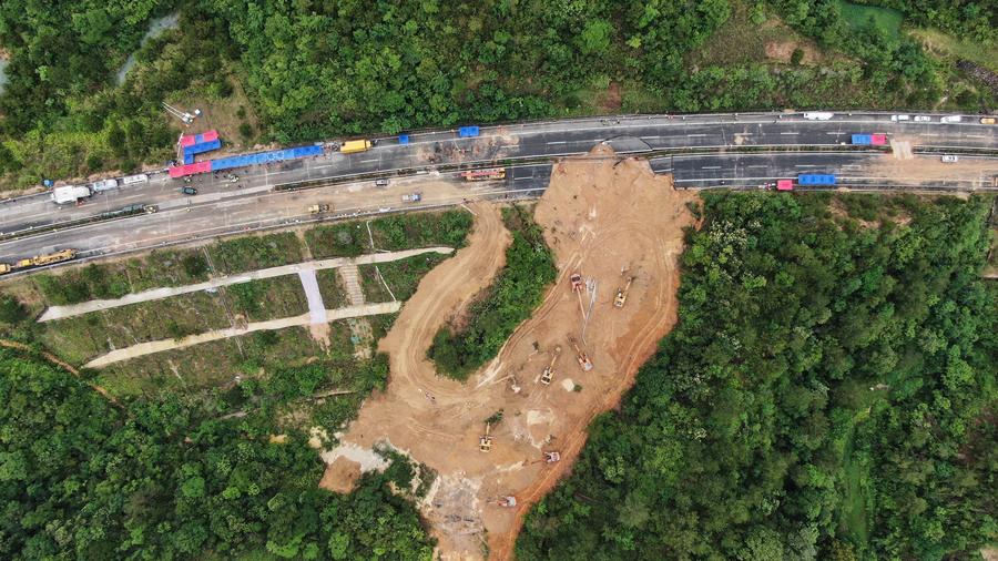 Publican informe de investigación sobre colapso mortal de autopista en el sur de China