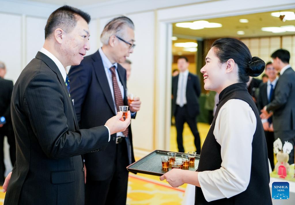 Medios de comunicación y think tanks de China y Japón dialogan sobre impulso de intercambios culturales