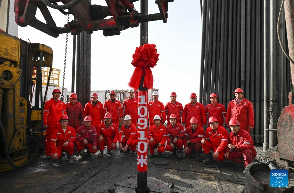 China completa perforación del pozo vertical más profundo de Asia