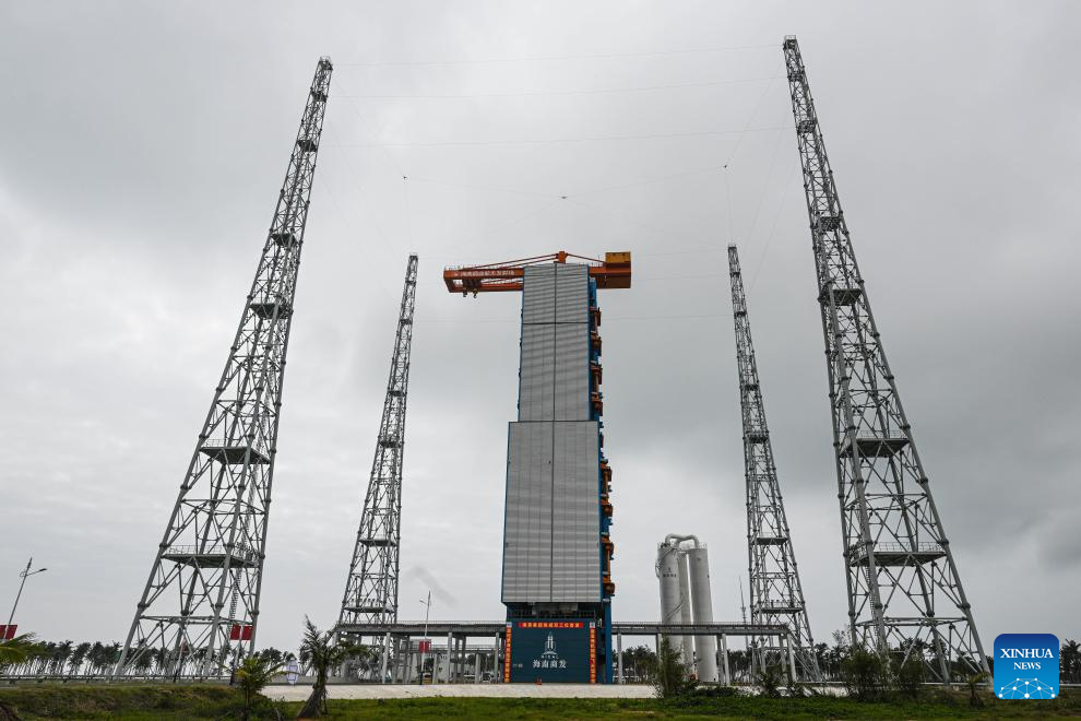 China lanza 18 satélites desde sitio de lanzamiento de naves espaciales comerciales de Hainan