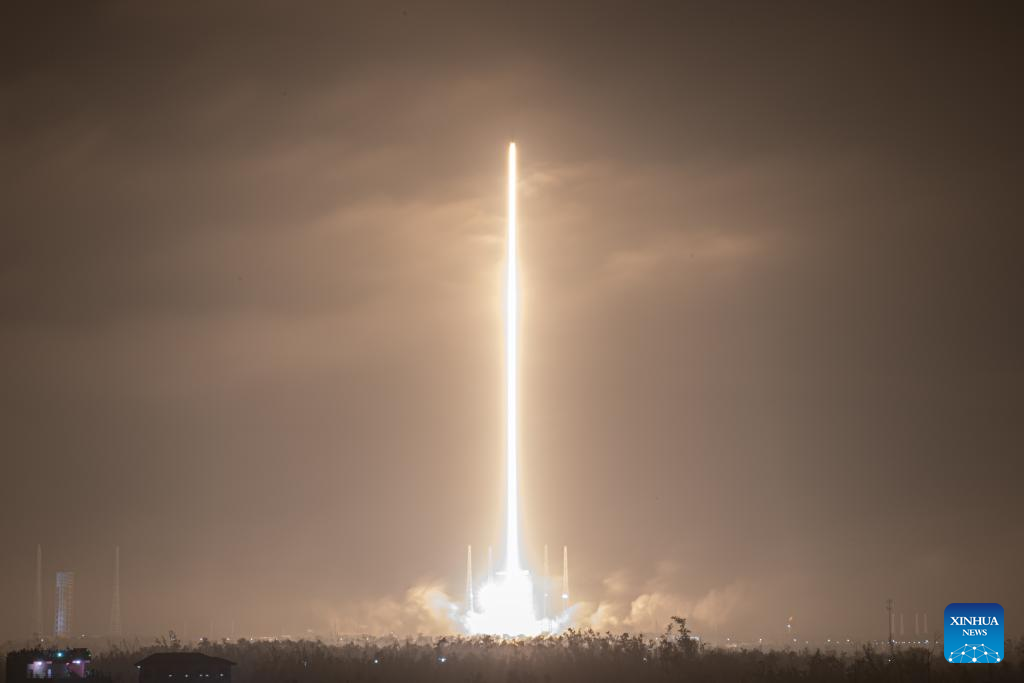 China lanza 18 satélites desde sitio de lanzamiento de naves espaciales comerciales de Hainan