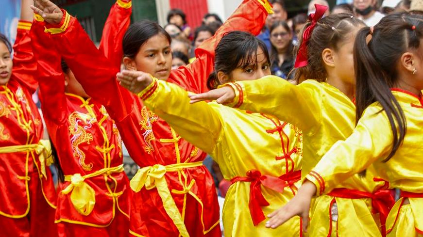 Festival Bote del Dragón de China fortalece en Ecuador lazos interculturales