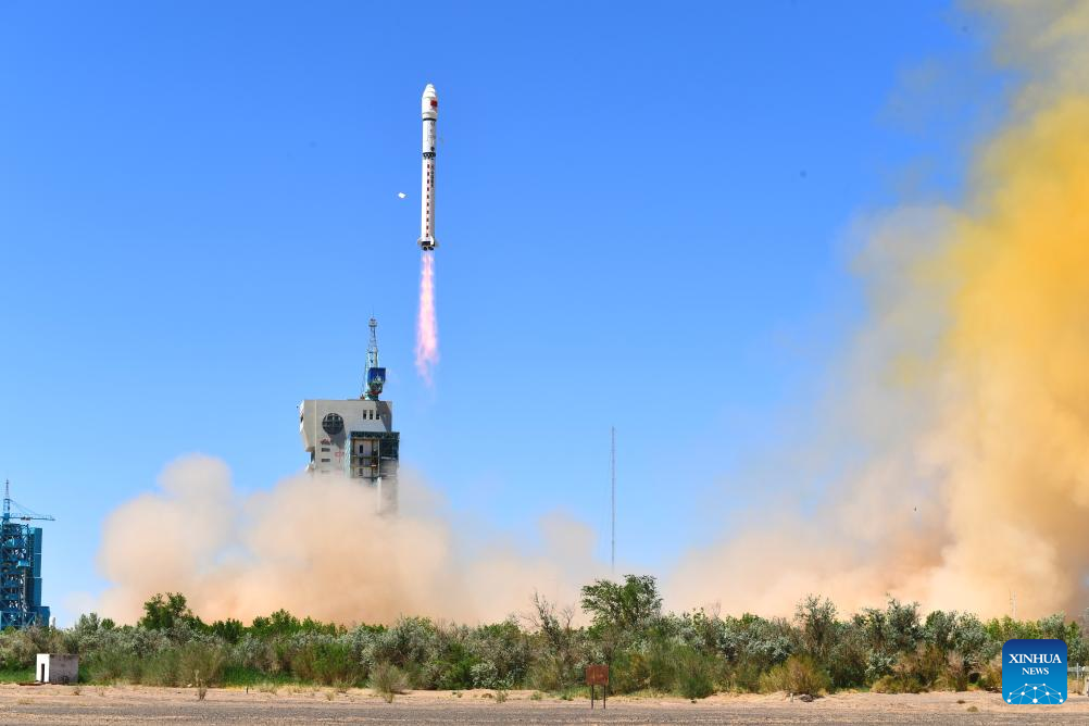 China lanza constelación de satélites de computación espacial
