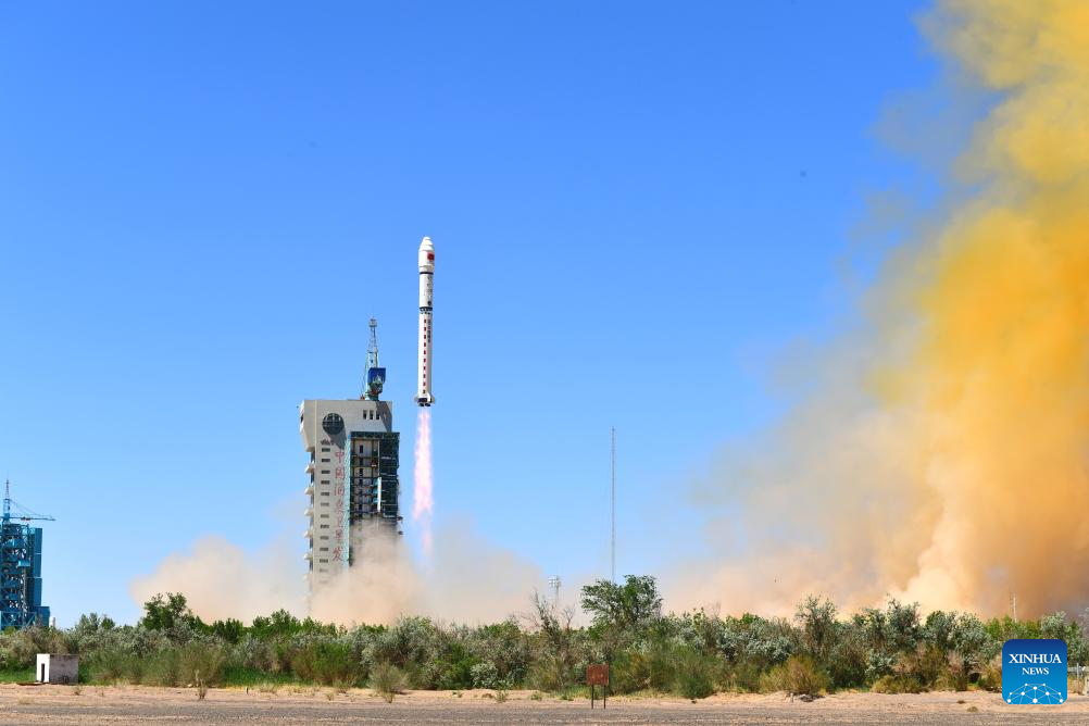 China lanza constelación de satélites de computación espacial