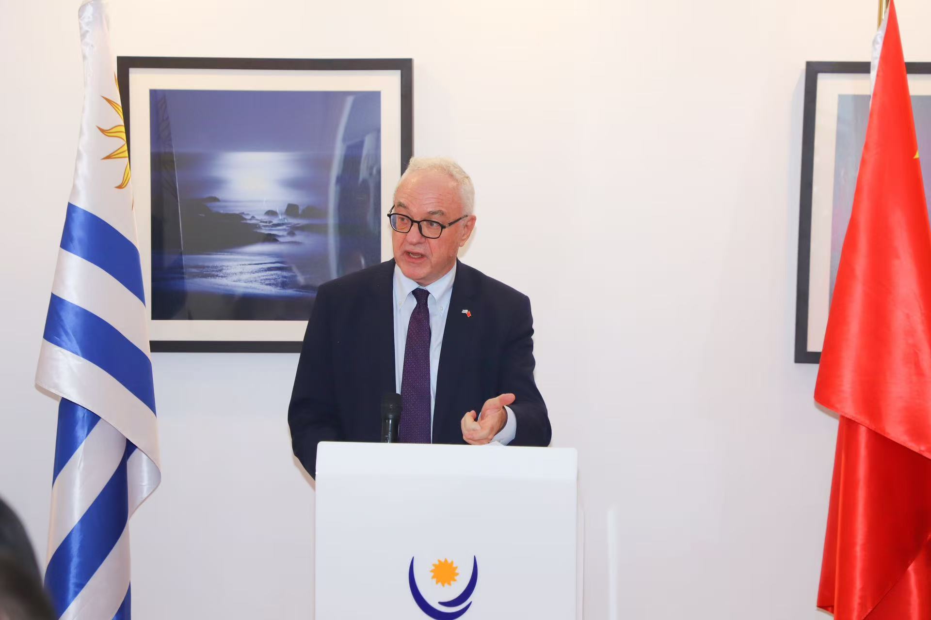 “La flecha de nuestra relación va a ir subiendo gradualmente”, asegura Mario Lubetkin, ministro de Relaciones Exteriores de Uruguay