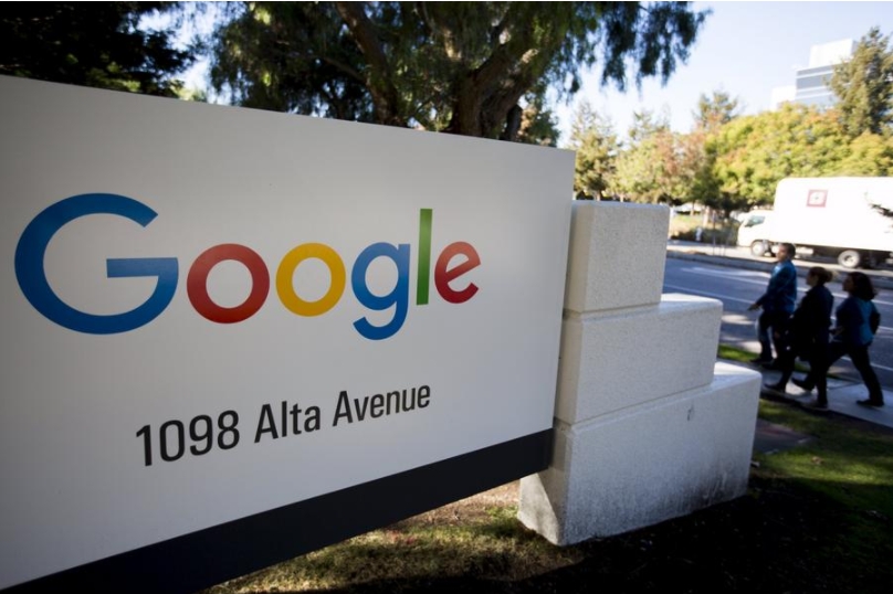 Imagen de archivo del 13 de noviembre de 2015 del logo de Google en la sede de Google en Mountain View, California, Estados Unidos. (REUTERS/Stephen Lam)