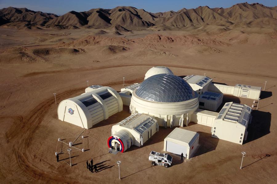 Vista aérea de la Base Marte 1, en la ciudad de Jinchang, provincia de Gansu, noroeste de China, el 17 de abril de 2019, donde se simula una base humana en el planeta rojo. (Xinhua/Fan Peishen)
