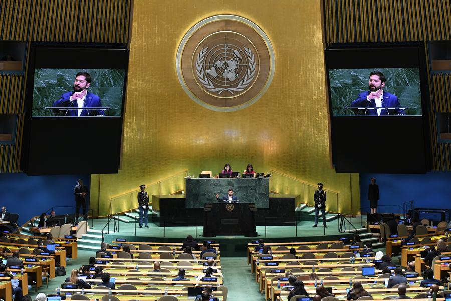 Imagen del 23 de septiembre de 2025 del presidente chileno, Gabriel Boric, pronunciando un discurso durante el debate general del 80º período de sesiones de la Asamblea General de las Naciones Unidas, en la sede de la Organización de las Naciones Unidas, en Nueva York. (Xinhua/Li Rui)