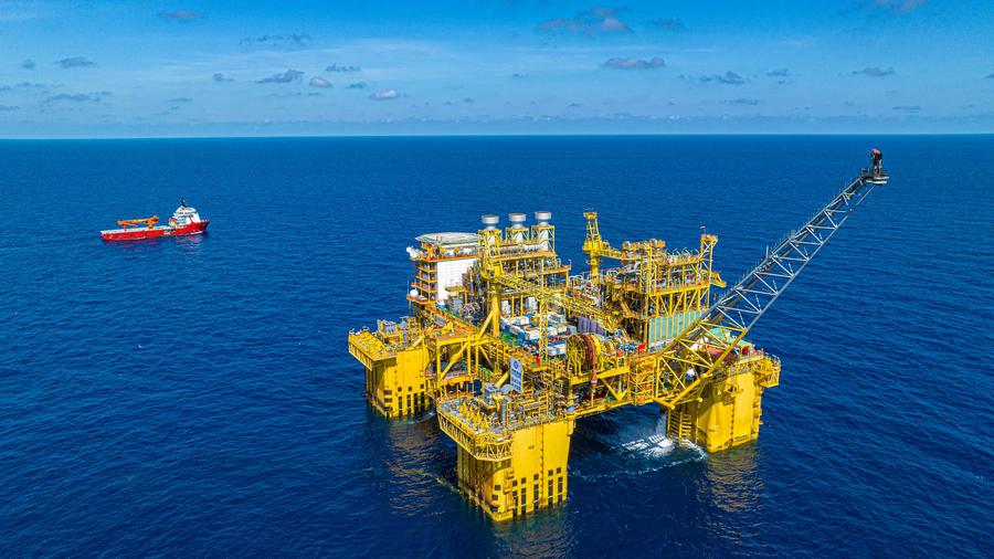 Esta fotografía aérea, tomada en abril de 2025, muestra la central eléctrica Deep Sea No. 1, en la provincia insular de Hainan, en el sur de China. (Xinhua/Cortesía CNOOC)