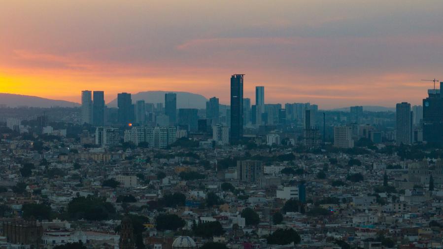 Vista aérea tomada con un dron del 8 de mayo de 2025 de una vista de la ciudad de Guadalajara, estado de Jalisco, México. (Xinhua/Li Mengxin) 