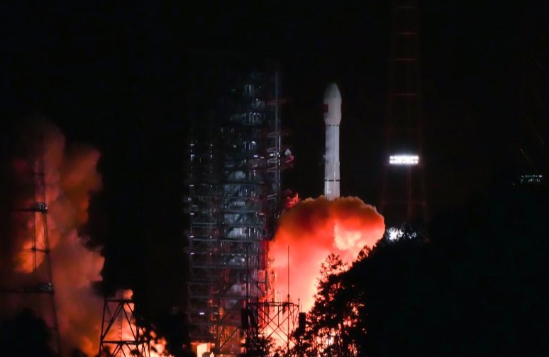 China lanza nuevo satélite de pruebas de tecnología de comunicaciones